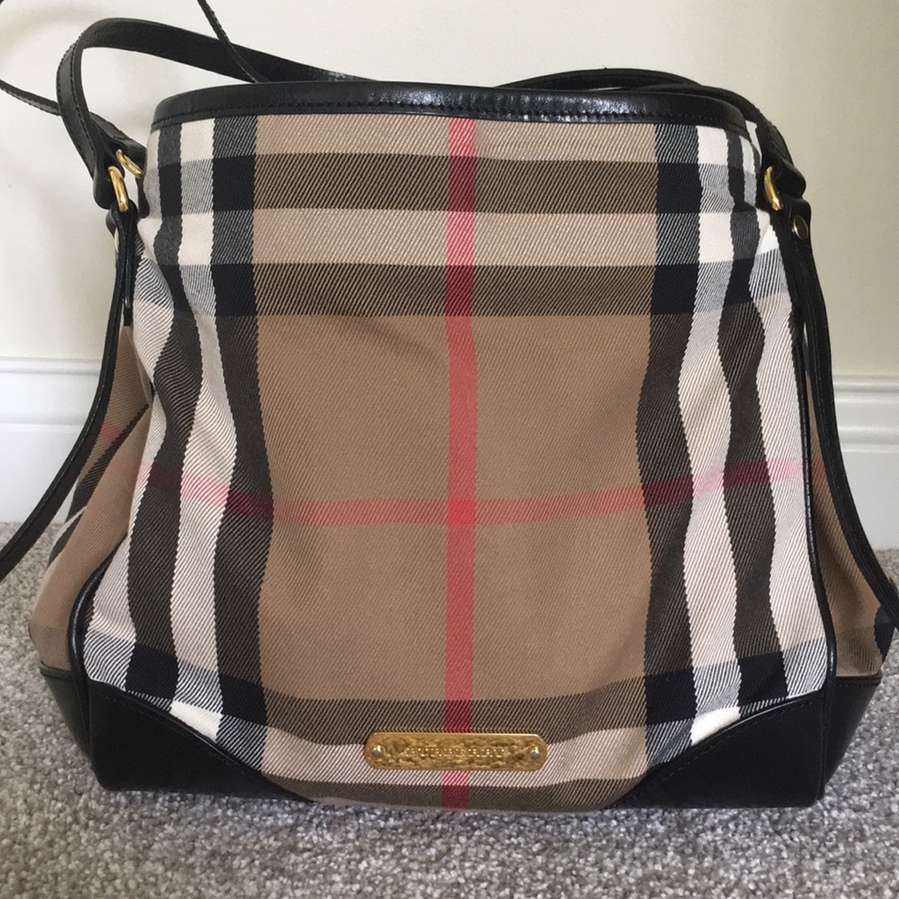 Burberry purse